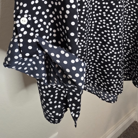 Chico’s Navy White Polka Dot Blouse Size 3 (XL/16) Roll Tab Sleeves - Picture 4 of 10